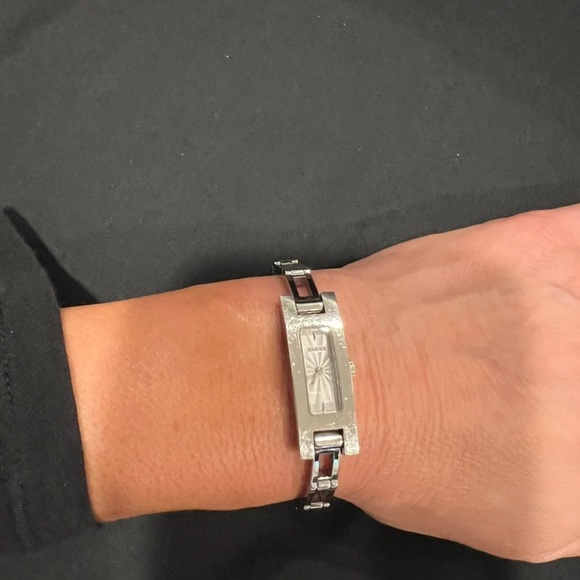 Authentic Gucci Watch - Picture 2 of 6